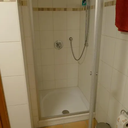 Geraeumiges Garten-appartement Im Efh Mit Separatem Eingang