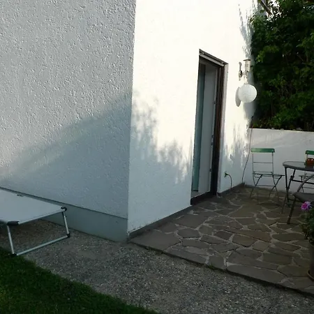 Geraeumiges Garten-appartement Im Efh Mit Separatem Eingang Apartment Eching (Landshut)