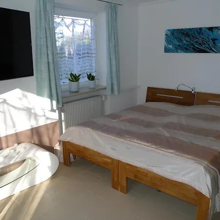 Geraeumiges Garten-appartement Im Efh Mit Separatem Eingang Apartment Eching (Landshut)