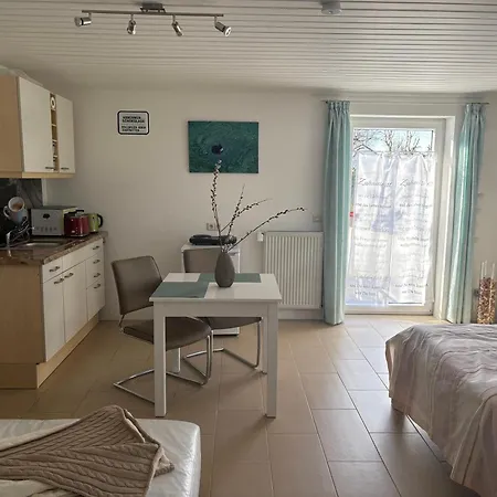 Geraeumiges Garten-appartement Im Efh Mit Separatem Eingang *