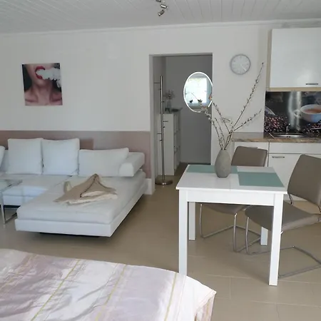 Geraeumiges Garten-appartement Im Efh Mit Separatem Eingang * Eching (Landshut)